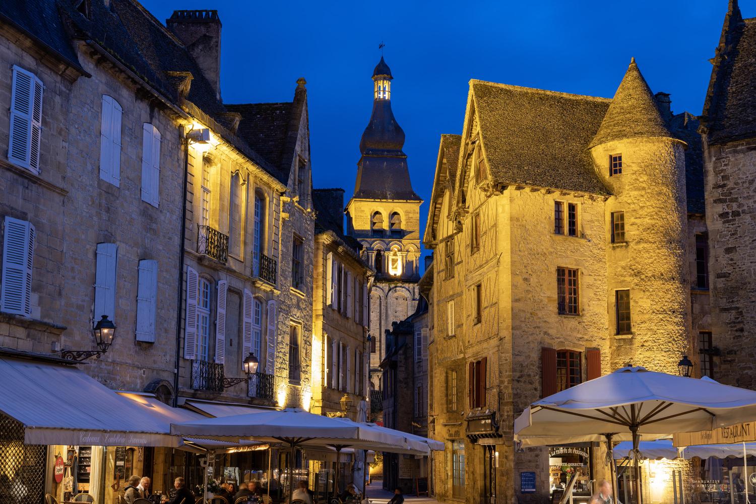 Sarlat at night